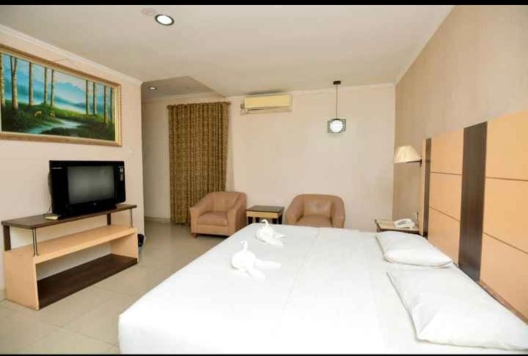 Yuta Hotel 2*